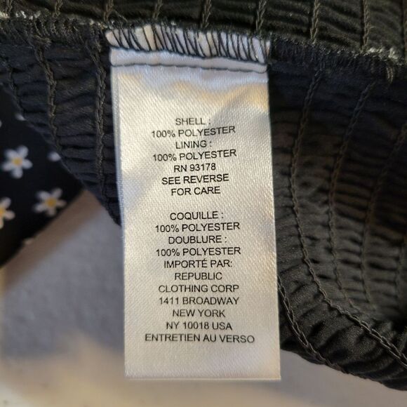 Truth Shirring Spocked Elegant Black and White Daisy Floral Boho Women's Top - Picture 7 of 9